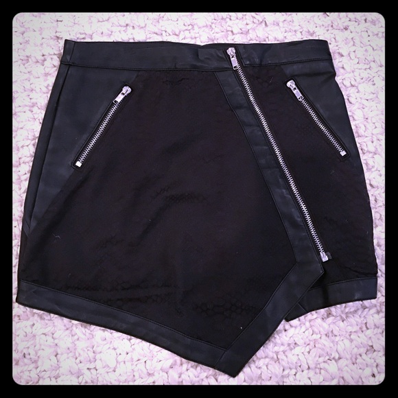 Envelope mini skirt