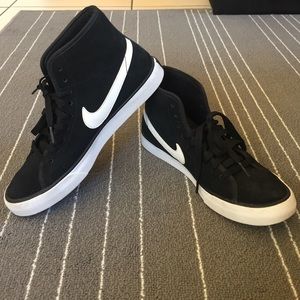 Nike Hi-Tops in Black Suede