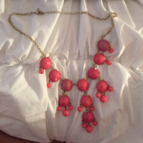 PINK BUBBLE NECKLACE