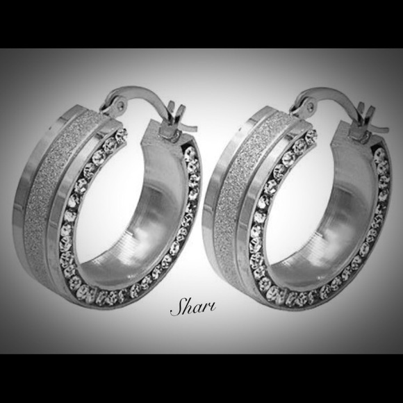 🛍SALE🛍Glitter and crystals hoop earrings