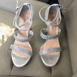 De Blossom Collection sandal heels size 6.5