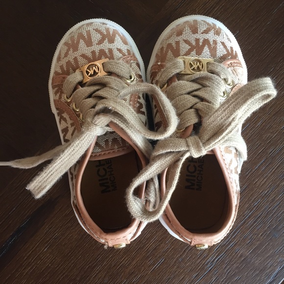 MICHAEL KORS TODDLER SHOES 6T VGUC