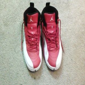 Jordan 12's