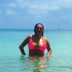 Meet your Posher, Carla