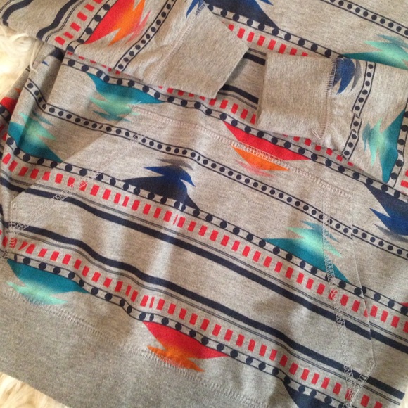 Tribal hoodie - Picture 4 of 4