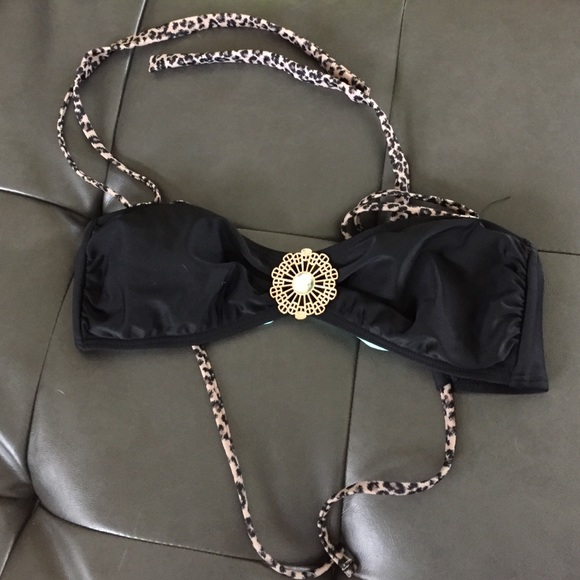 Black/leopard straps bikini top perfect condition!