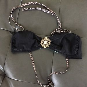 Black/leopard straps bikini top perfect condition!