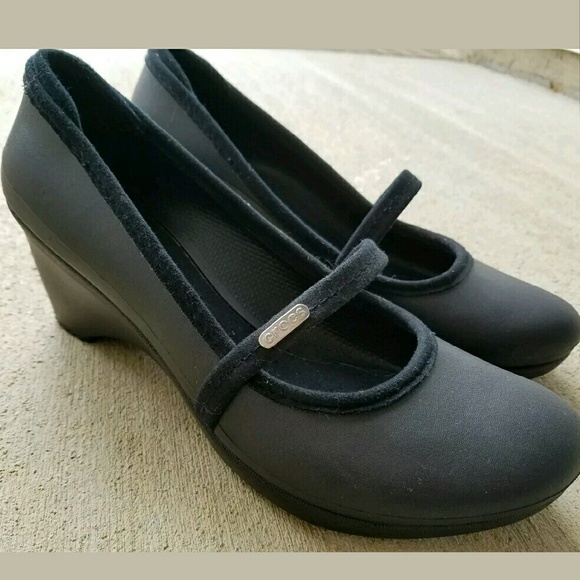 CROCS Womens Closed-Toe Slip-On Wedges Size 10 W