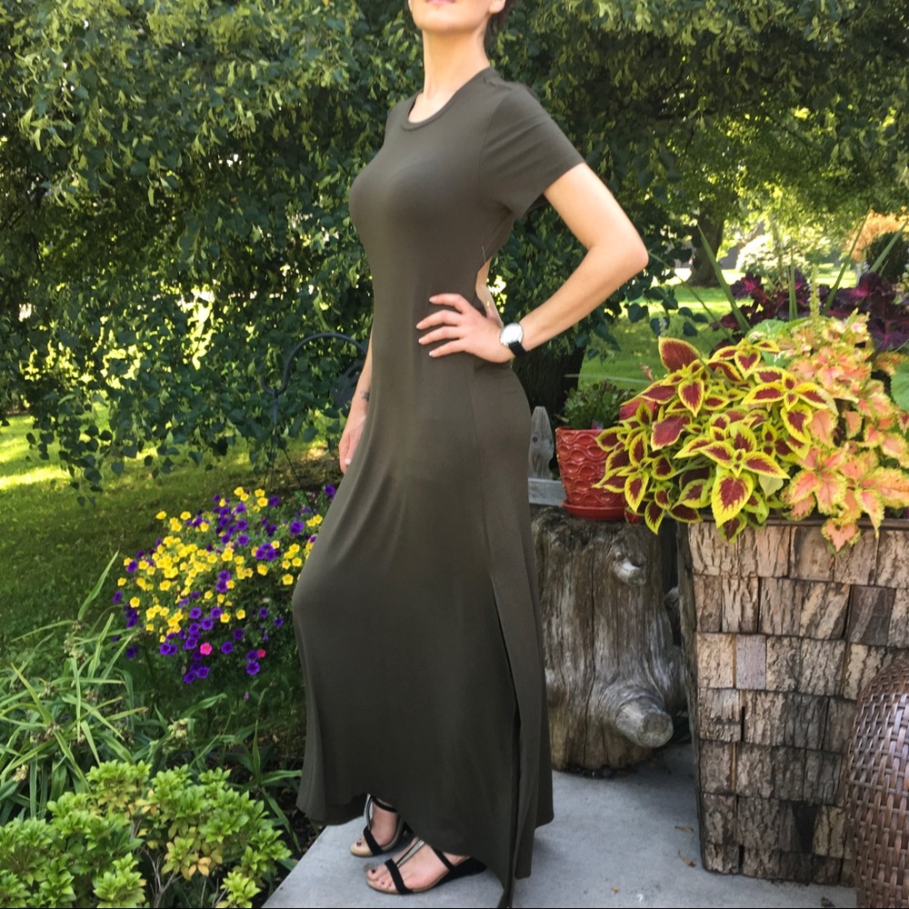 FINAL SALE OPEN BACK MAXI. 1 left fits large - Picture 4 of 8