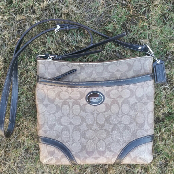 Coach Peyton File Bag 18926 Cross body Shoulder