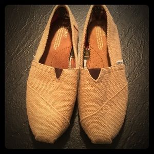 Size 8 Toms