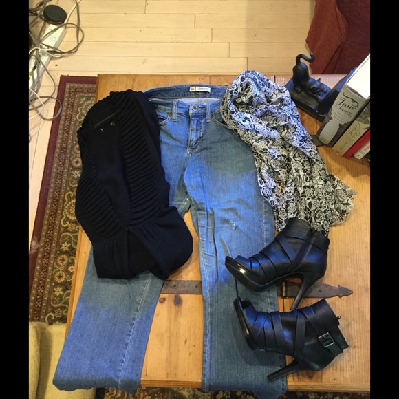 Black Peep-Toe Boots🌷