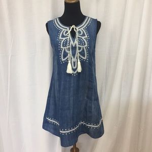 Denim dress w/ lace appliqué and tie