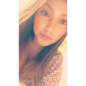 Meet your Posher, Elizabeth