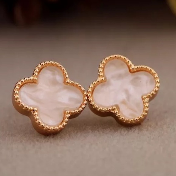 🌵3 for $30 Spade Style Studs