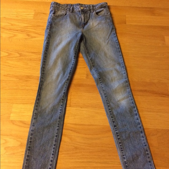 Levi light wash jeans - Picture 3 of 4