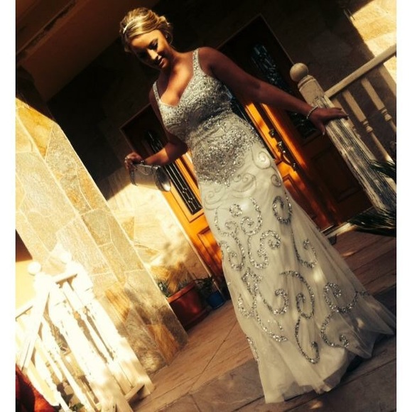 Cache Formal Dress