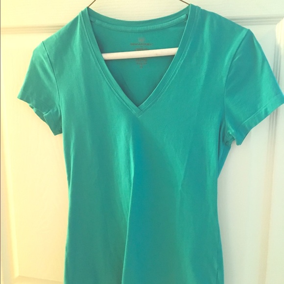 Banana Republic Women's V-Neck T-Shirt