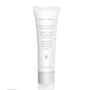 💕Mary Kay Medium Coverage Foundation Beige 300💕