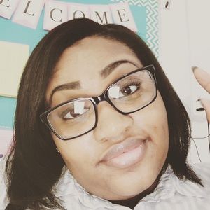 Meet your Posher, Adia