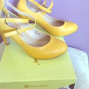 Mustard Chase & Chloe heels