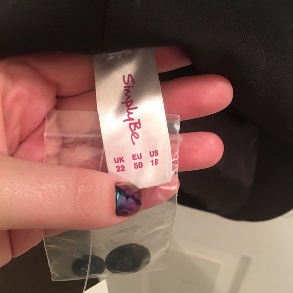 Simply Be Black Blazer in Size 18 (US) - Picture 3 of 4
