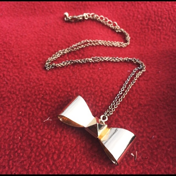 Cute Bow Necklace 🎀
