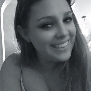 Meet your Posher, Stacy