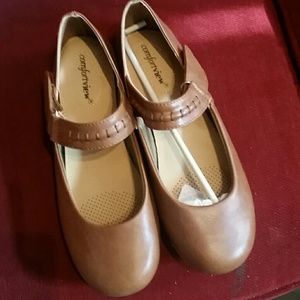 NWOT wide width Mary Janes