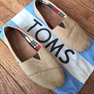 ‼️‼️24 HOUR SMALL SALE‼️‼️ TOMS shoes women size 9