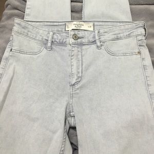 light grey skinny jeans