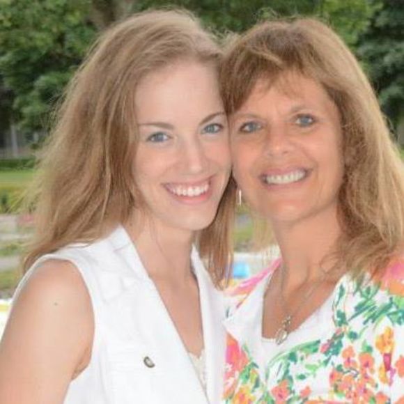 Meet your Posher, Laura - Picture 1 of 1