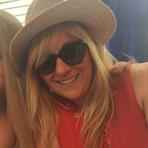 Meet your Posher, Lori