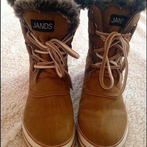 Snowy Pines Snow Boots