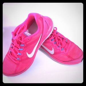 Nike Pink Tennis shoes
