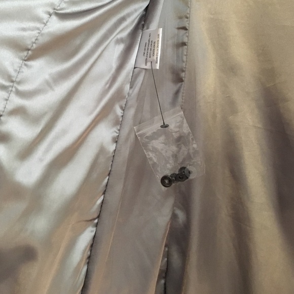 Grey puffer jacket size XL - Picture 3 of 4