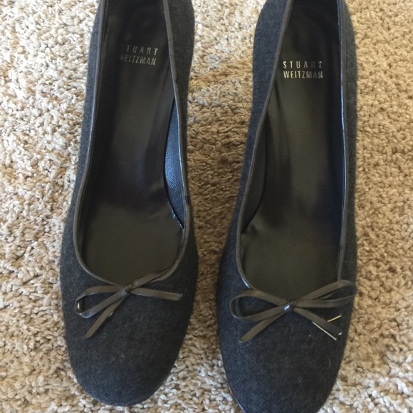 Size 8.5 Black Stuart Weitzman small heel - Picture 1 of 2