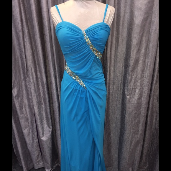 Faviana dress