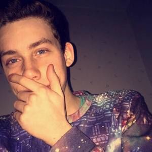 Meet your Posher, Cameron