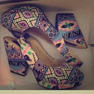 Deena and Ozzy Sz 9 Elastic Geo Print Heels