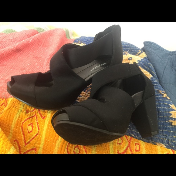 Size 7.5, Easy Spirit, black manmade heels