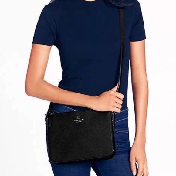 🎉SOLD🎉🎉💯 Authentic Kate Spade Irini cross body