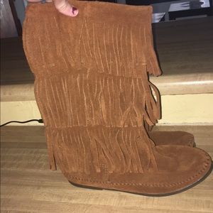 Fringe boots