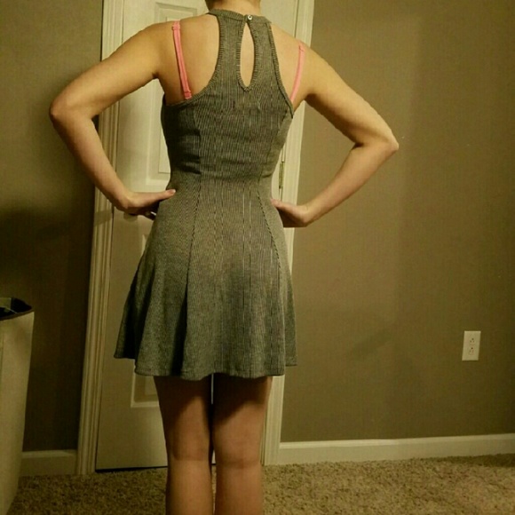 Hollister dress - Picture 4 of 4