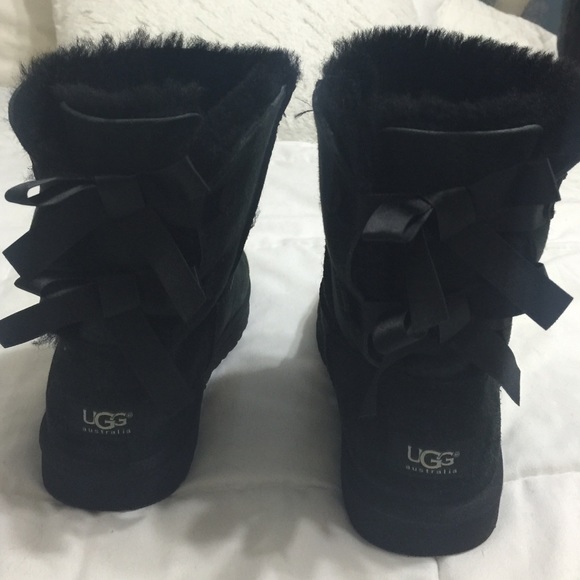 Black Bailey Bow UGGS!!