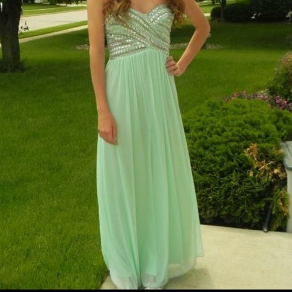 Mint green prom dress! - Picture 1 of 1