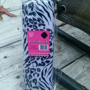 Animal Print Retro-Style Makeup/Pen Pouch BNWT