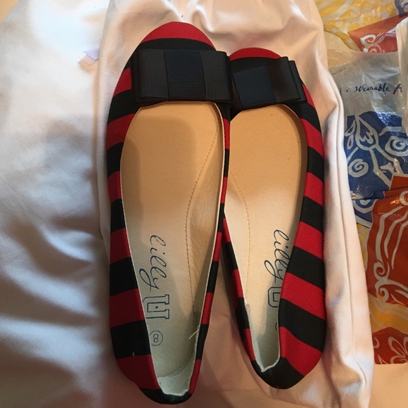 Red and black stripe flats