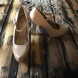 Size 9 platform heels.