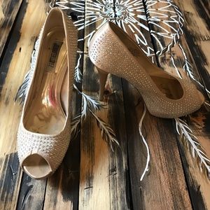 Jennifer Lopez platforms size 9 make an offer!!